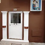 Rifugio Degli Svevi B&B 바리