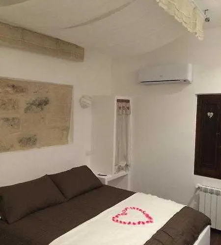 לינה וארוחת בוקר Rifugio Degli Svevi 3*